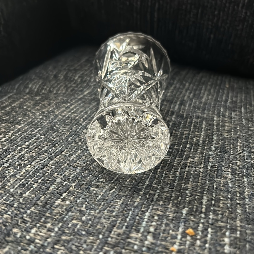 Lenox Starburst/Pinwheel 4” Vase clear crystal - Picture 2 of 3